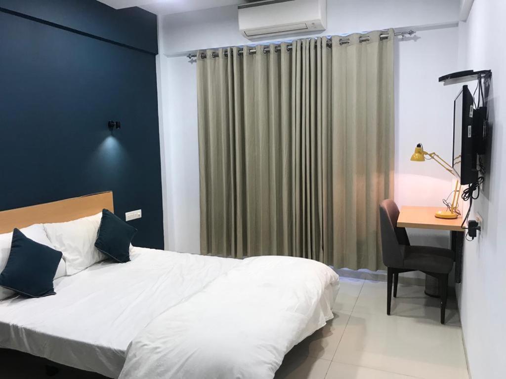 ホテル Hooliv 7 Avenues G Block プネ エクステリア 写真